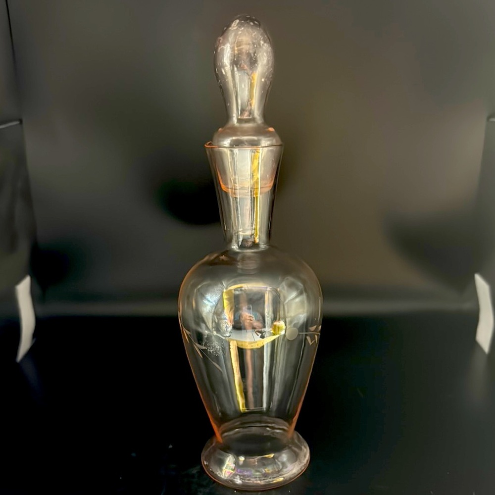 Clear Glass Decanter with Stopper - Elegant Home Bar Accent